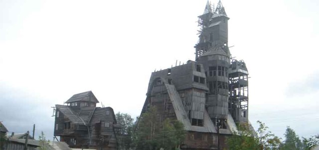 unique-houses-wood-house